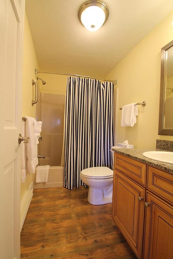Nautical Mile Resort Wells Esterno foto