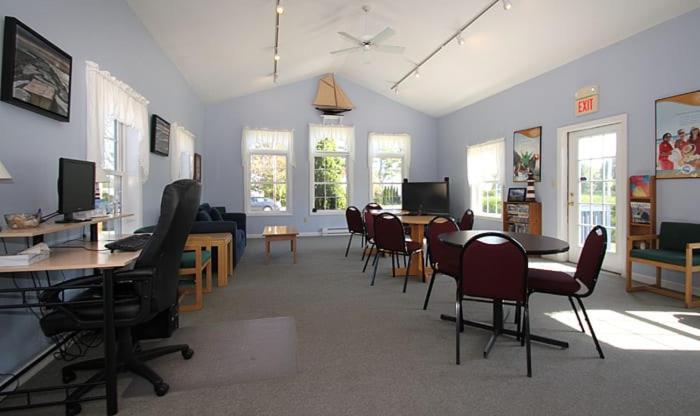 Nautical Mile Resort Wells Esterno foto