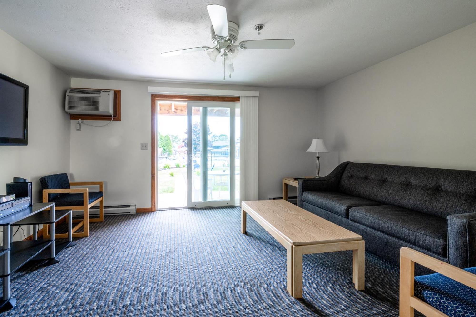 Nautical Mile Resort Wells Esterno foto