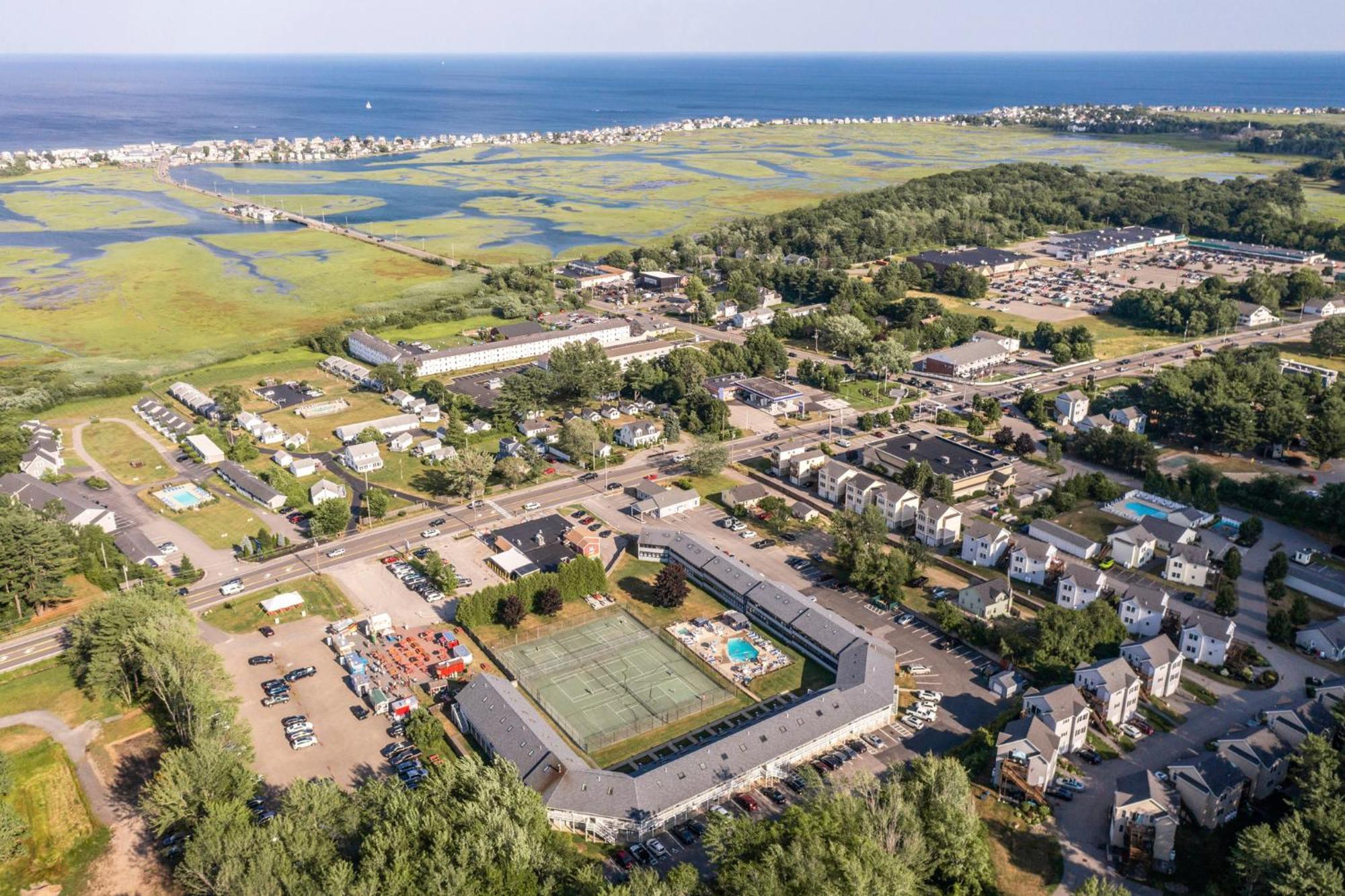 Nautical Mile Resort Wells Esterno foto